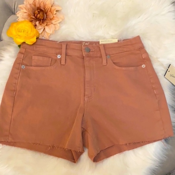 Peach High Rise Midi Shorts With Frayed Edge  Smoothing & Sculpting NEW! - Picture 1 of 4